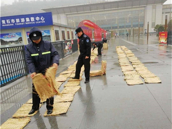選購草袋廠家的注意事項(xiàng)和技巧 選購草袋廠家的注意事項(xiàng)和技巧