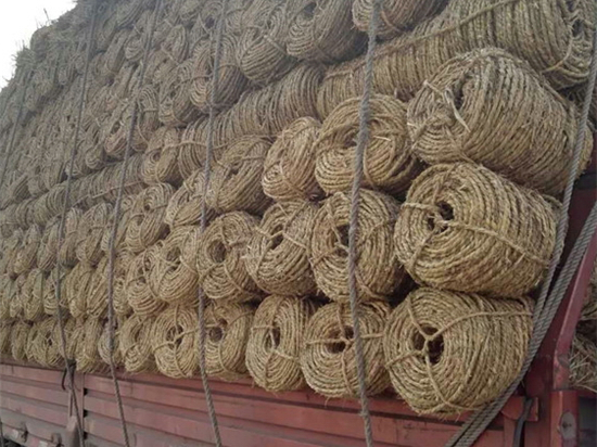 草繩在園林綠化中的景觀(guān)優(yōu)化作用 草繩在園林綠化中的景觀(guān)優(yōu)化作用