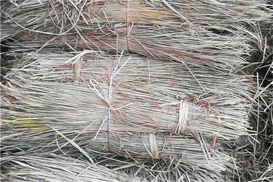 草支墊:鐵路貨運安全的必備設(shè)備 草支墊:鐵路貨運安全的必備設(shè)備
