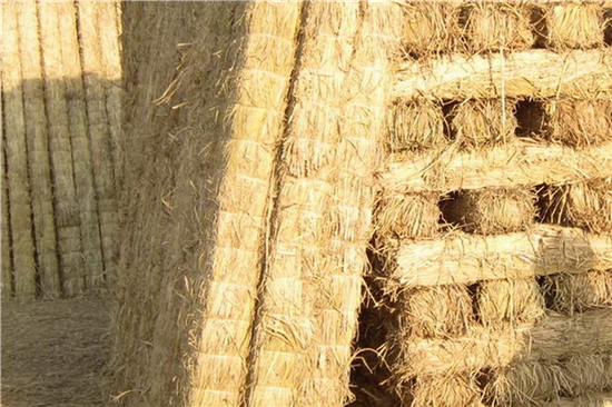 草支墊助力綠色物流：凹型設計帶來更好防滑效果