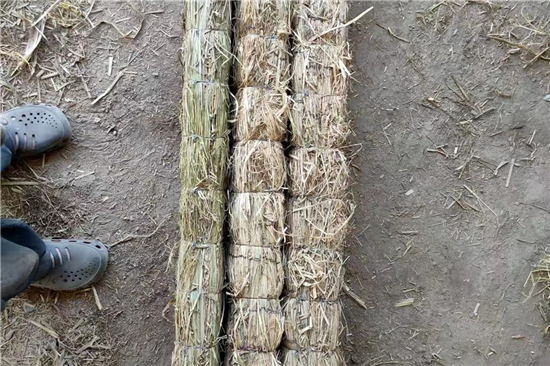 防滑草支墊在鋼廠鐵路裝載中的作用與價值(防滑草墊子) 防滑草支墊在鋼廠鐵路裝載中的作用與價值(防滑草墊子)